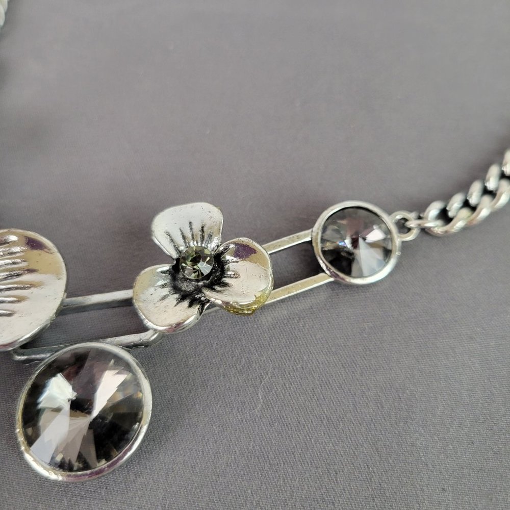 Chunky Silver Flower & Faceted Gray Rhinestone Necklace - Picture 6 of 12